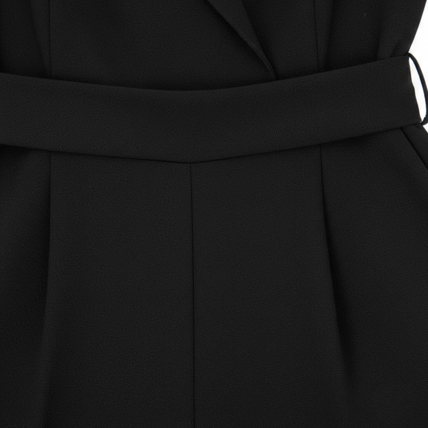 Sleeveless Tailored Waist Jumpsuit with Wide Leg Design for Effortless Style