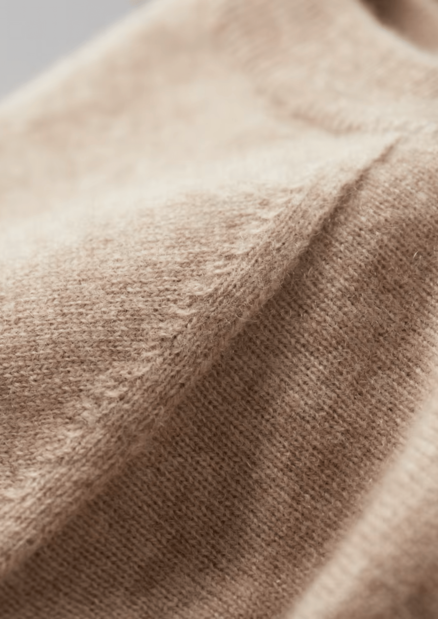Luxury Cashmere Classic Crewneck T-Shirt for Ultimate Comfort