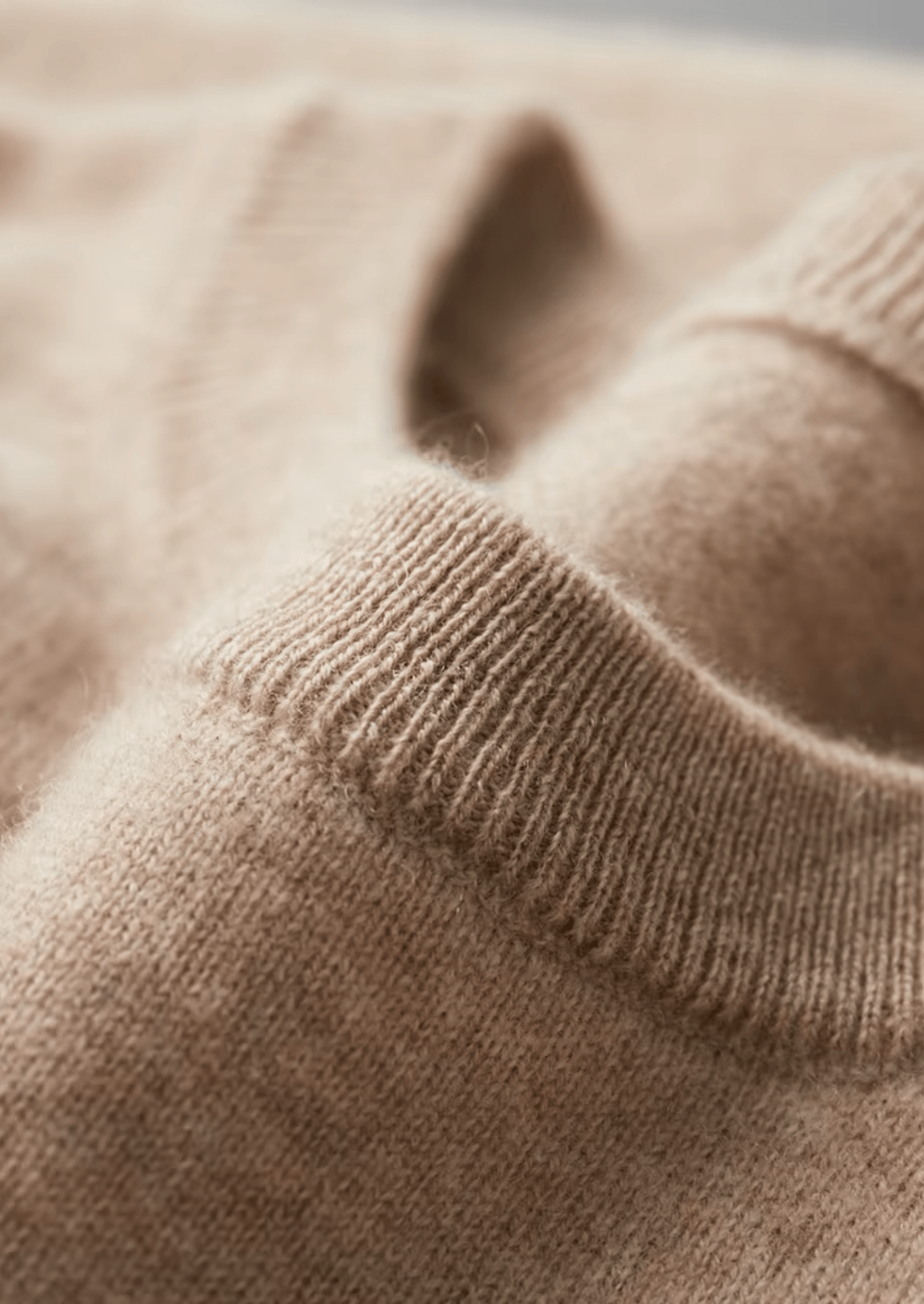 Luxury Cashmere Classic Crewneck T-Shirt for Ultimate Comfort