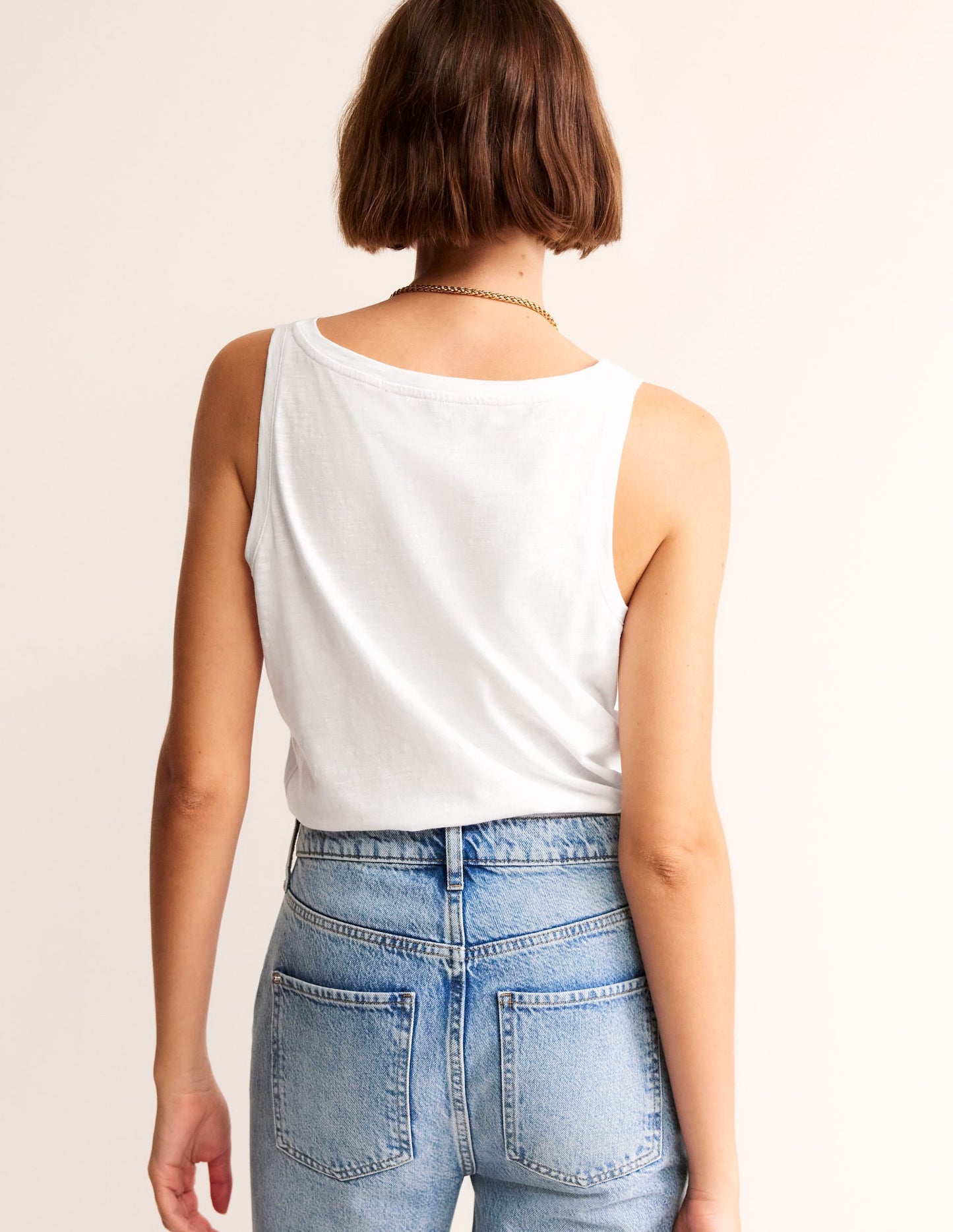 Women's White V-Neck Slub Knit Vest - Casual Summer Top