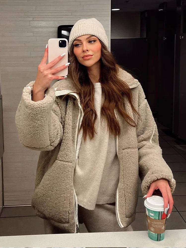 Cozy Women's Oversized Fleece Jacket with Zipper Closure and High Collar for Ultimate Warmth