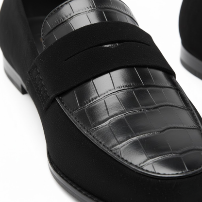 Comfortable Women's Round Toe Slip-On Loafers with Flat Sole and Cushioned Footbed for All-Day Walking
