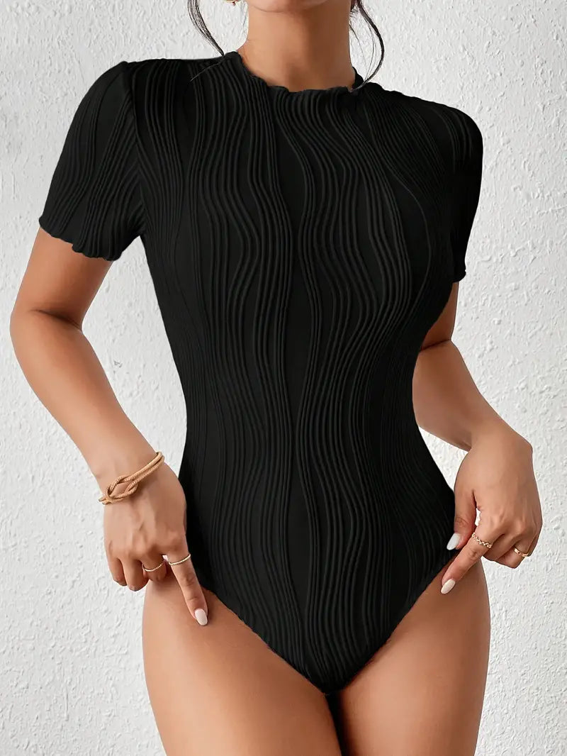 Ruth - Elegant body with short sleeves and round neckline