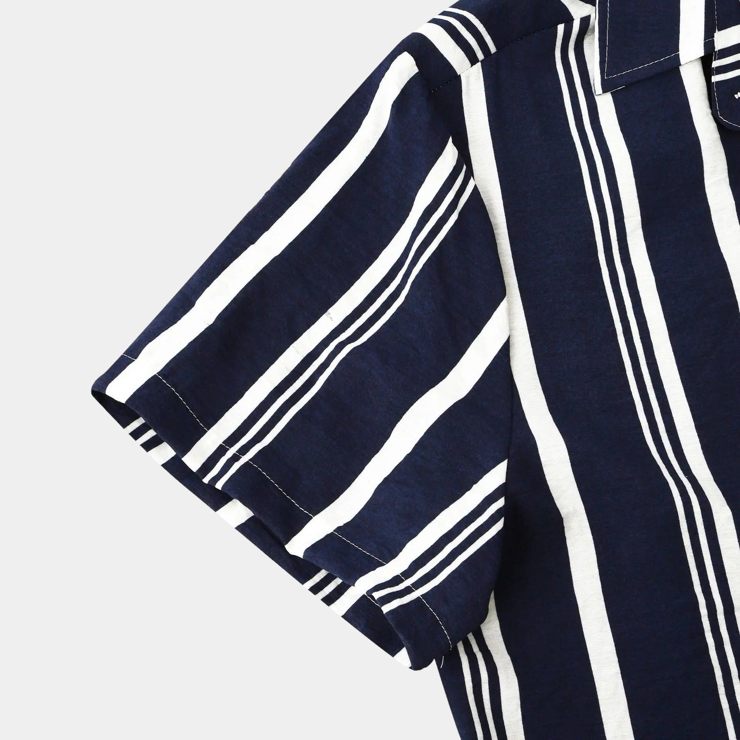Men's Casual Striped Shirt - Stylish and Comfortable Everyday Wear