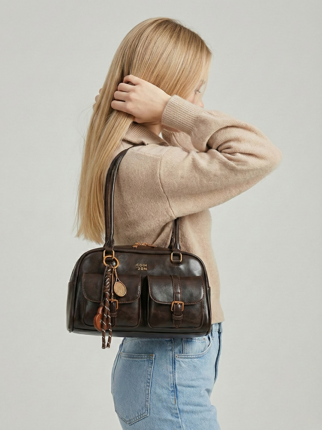 Women's Multi-Pocket Shoulder Bag - Stylish and Functional Design