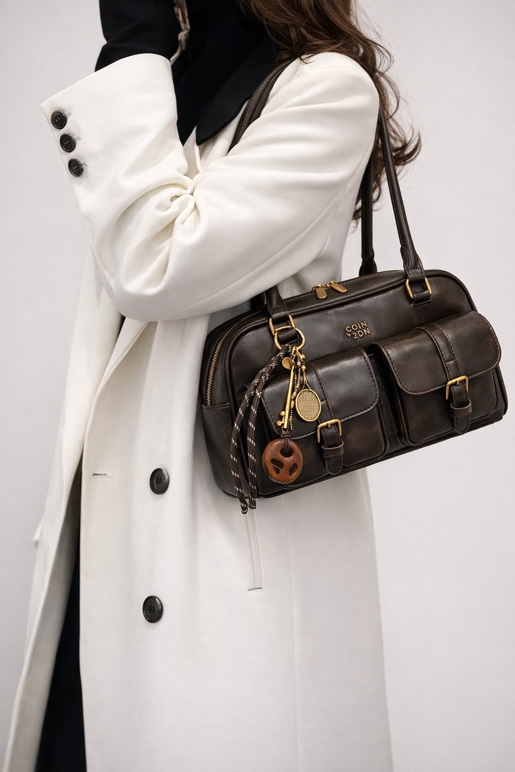 Women's Multi-Pocket Shoulder Bag - Stylish and Functional Design