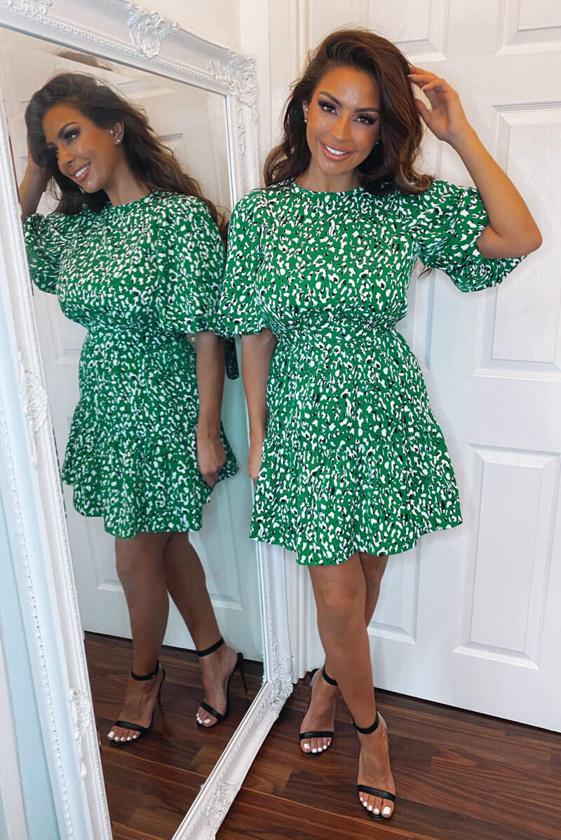 Women's Green Abstract Puff Sleeve Dress - Trendy Casual Fashion