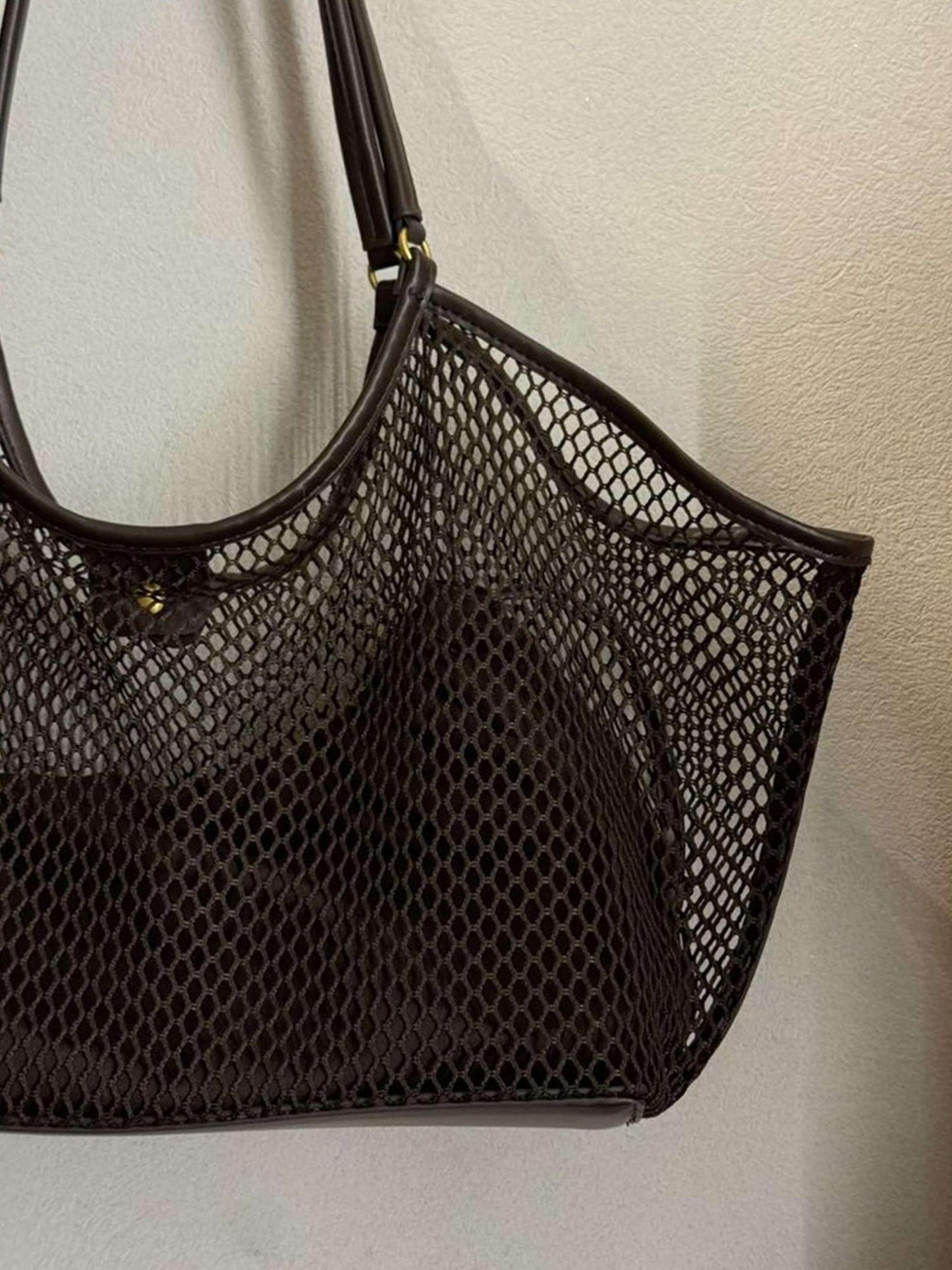 Lightweight Mesh Shoulder Tote Bag - Modern and Stylish Everyday Accessory