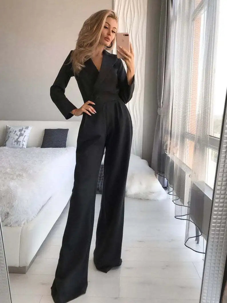 Arlene - Loose-fitting jumpsuit with long sleeves and V-neck for women