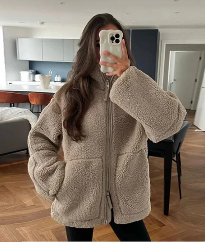 Cozy Women's Oversized Fleece Jacket with Zipper Closure and High Collar for Ultimate Warmth
