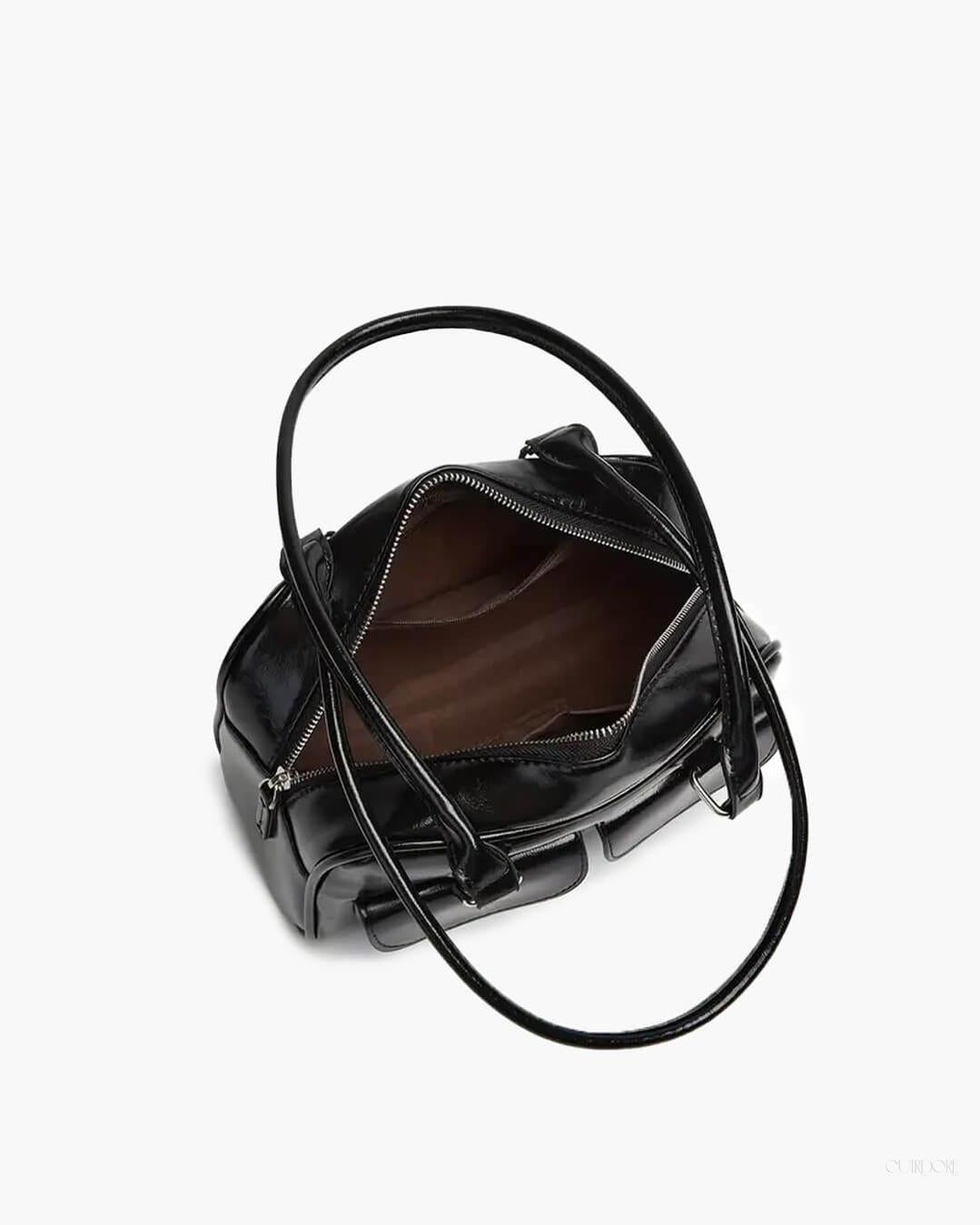 Stylish Structured Shoulder Bag with Front Pockets - Practical and Sleek Design for Everyday Use