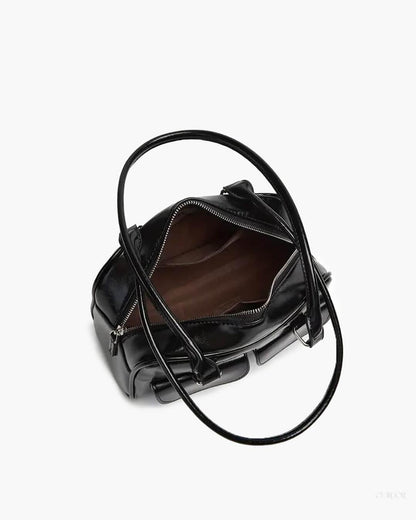 Stylish Structured Shoulder Bag with Front Pockets - Practical and Sleek Design for Everyday Use