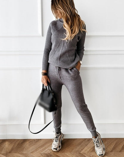 Stylish Women's Ribbed Knit 2-Piece Tracksuit Set - Pullover and Jogger Pants