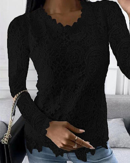 Hulda - Elegant top with long sleeves and lace