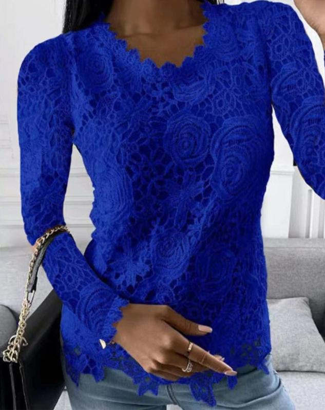 Hulda - Elegant top with long sleeves and lace